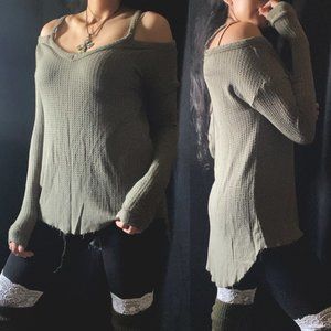 ⭐️ Streetwear Society Cold Shoulder Waffle Top